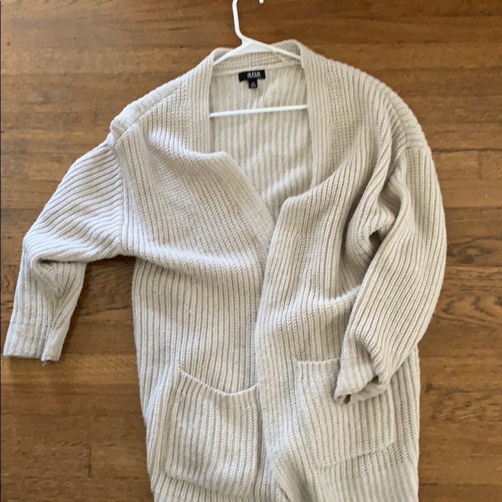 Ladies sweater